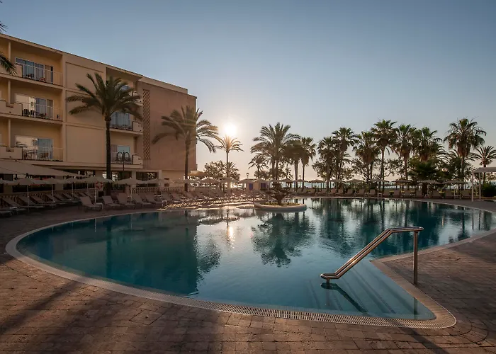 Hotel Cm Castell De Mar 4*