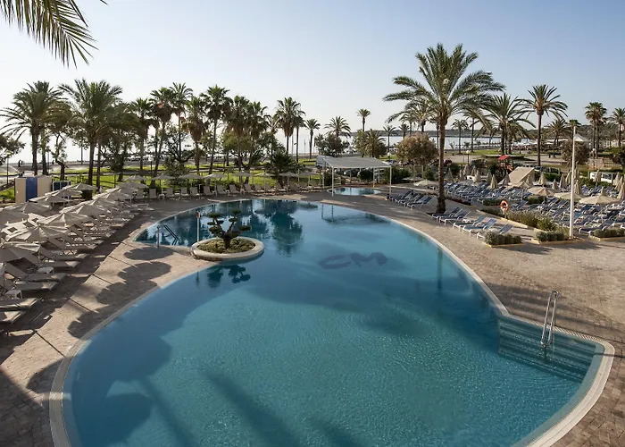 Cm Castell De Mar 卡拉米洛