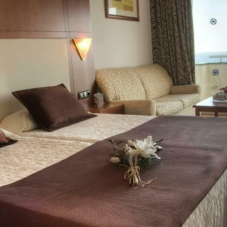 سنتيدو كاستيل دي مار 4*